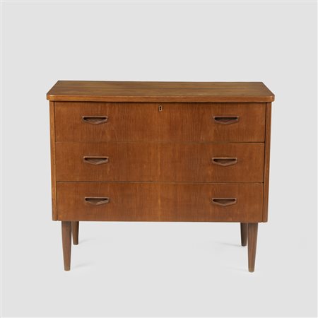 Manifattura danese anni 60 68x82x41 cm.