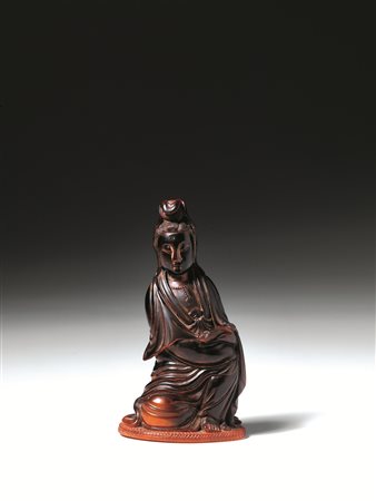 Guanyin, Cina sec. XIX, in corno reggente uno scroll, alt. cm 22&nbsp;A...