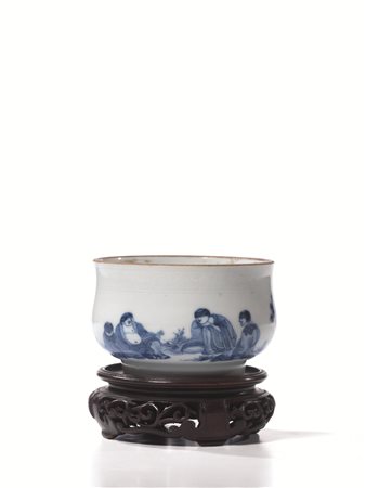 Ciotola Cina sec. XVII-XVIII, in porcellana bianca e blu, il bordo finemente...