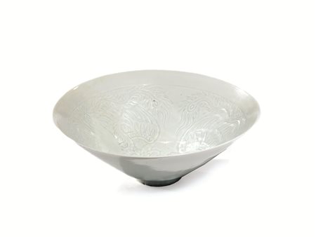 Ciotola Qingbai, Cina, in stile Song-Yuan, in porcellana decorata a motivo di...