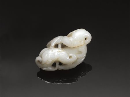Intaglio, Cina fine dinastia Qing, in giada celadon, raffigurante germogli,...