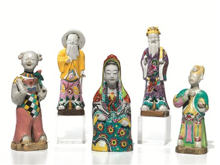 Figura Cina, Periodo Daoguang 1820-1850, in porcellana policroma, raffi...