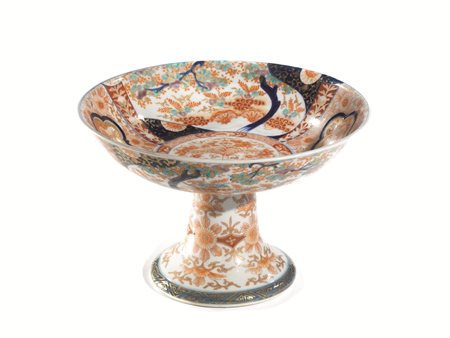 Alzata, Giappone, periodo Meiji (1868â€“ 1912), in porcellana finemente...