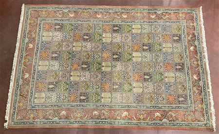 Tappeto Bachtiari, Persia, secolo XX. Decoro a giardino policromo, bordura a fo