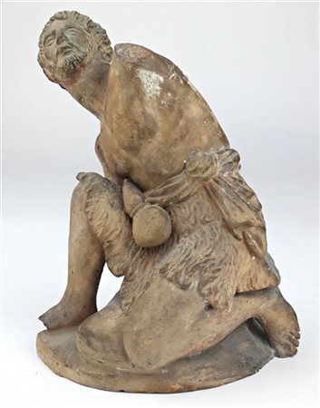 Ignoto del secolo XVIII. Figura maschile accovacciata, terracotta, tracce di po