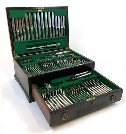 Manifattura Garrard & Co Ltd, Londra. Servizio di posate in metallo argentato c