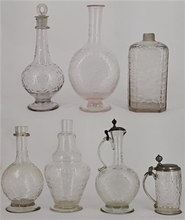 Manifatture diverse, secolo XVIII-XIX. Gruppo di diverse bottiglie e un boccale