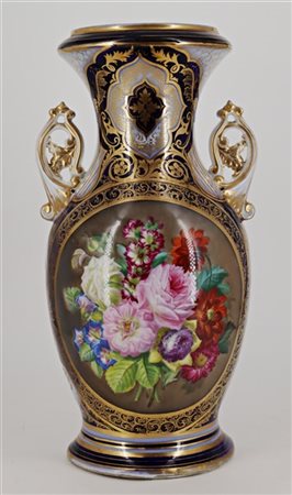 Manifattura del secolo XIX. Vaso biansato in porcellana decorato in policromia