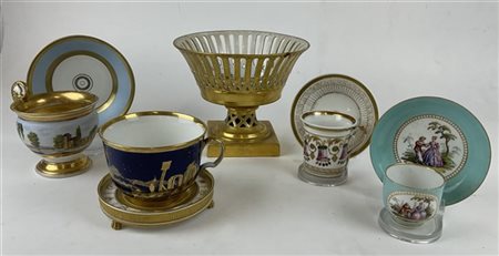 Manifatture differenti, secolo XIX. Lotto composto da una tazza con piatto in p