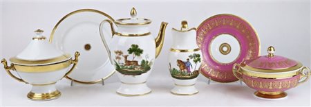 Manifatture differenti, secolo XIX. Lotto composto da due tazze da puerpera bia