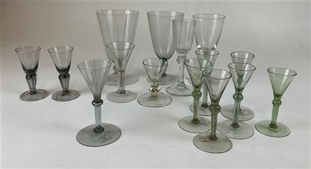 Manifatture differenti, secolo XVIII-XIX. Lotto composto da quindici diversi ca