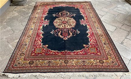 Tappeto Kayseri, Anatolia, inizio secolo XX. Decoro con medaglione centrale con