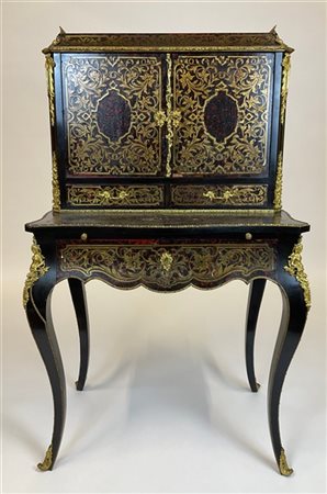 F.lli Levera & Co., Torino, seconda metà secolo XIX. Tavolo scrittoio in legno