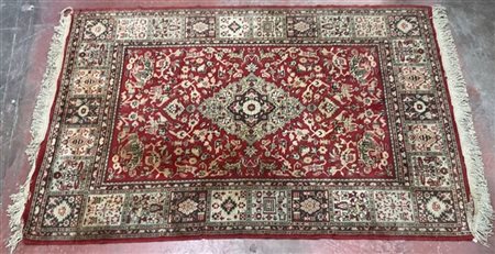 Tappeto orientale, manifattura recente (difetti e rapature)