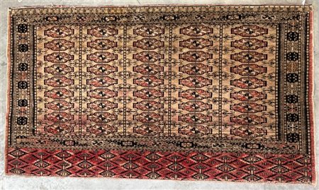 Tappeto Torba Tekkè, Turkestan occidentale, inizio secolo XX. Decoro con file d