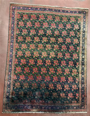 Tappeto Bachtiari, Persia, secolo XX (cm 390x295) (difetti e perdite di colore
