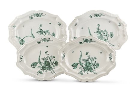 Manifattura Cerreto Sannita, secolo XVIII. Lotto composto da quattro vassoi pol