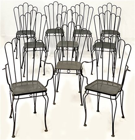 Gruppo di dieci sedie da giardino, di cui due con braccioli, strutture in tondi