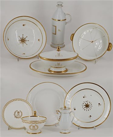 Manifatture diverse, secolo XIX. Lotto composto da diversi oggetti in porcellan