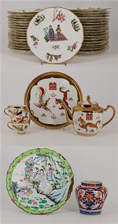 Lotto di due cartoni contenenti numerosi oggetti di manifattura asiatica in cer