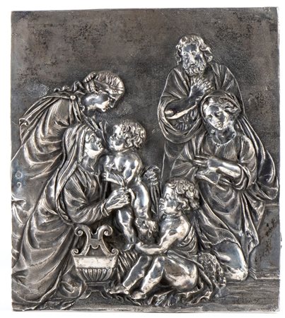  
Placca in argento con Sacra Famiglia e Santi Roma, inizio XIX secolo
 Altezza x larghezza x lunghezza: 24,5 x 21,5 x 0,5 cm. Peso 1150 gr.