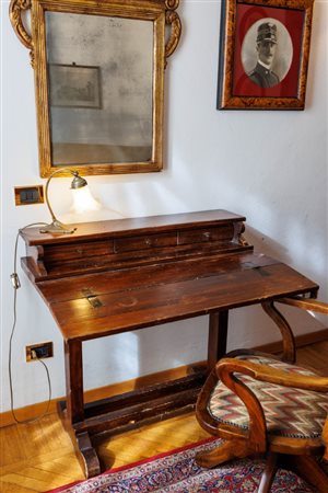 Scrivania stile rustico in legno dolce