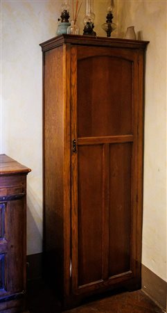 Armadietto in quercia