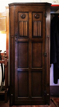 Coppia di armadietti in quercia