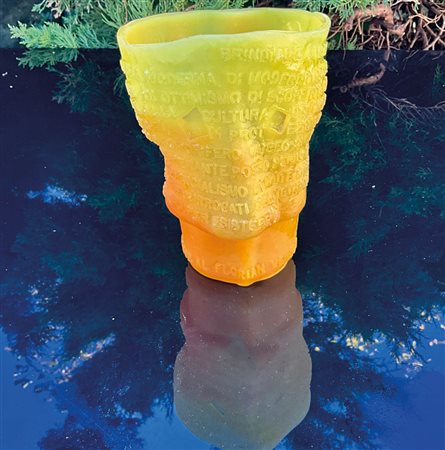 Gaetano Pesce Vaso "Goto", 1995;oggetto-scultura in resina, realizzato per il...