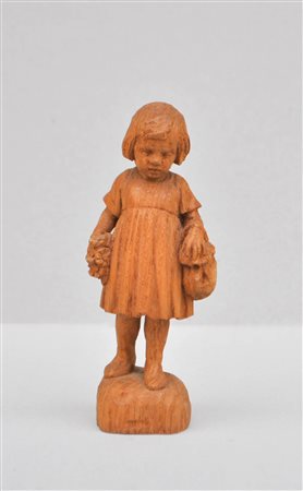 Hermann Steiner (Meran/Merano 1878 - 1963) Ragazza;Legno, h. ca. 10 cm
