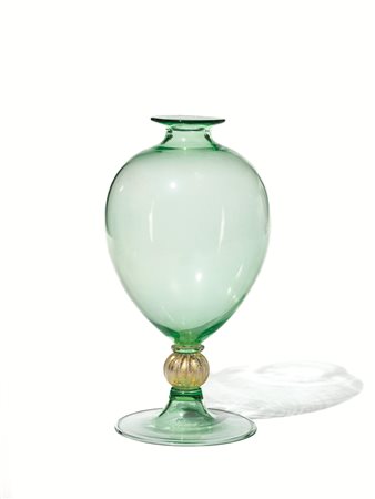 VASOProduzione: Cesare Tosoin vetro verde chiaro, corpo ovoidale poggiato su...