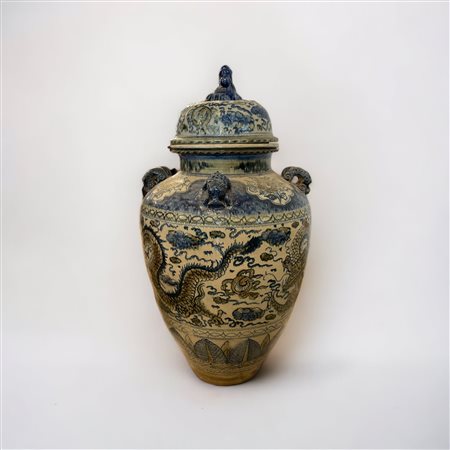  
Grande vaso Cina, ultimo periodo dinastia Qing, XIX secolo
 88 H x 51cm