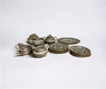 
Servizio da thè e dolce  Manifattura cinese - XX secolo
porcellana 