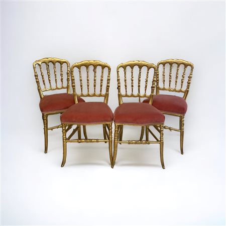  
Set di sei sedie chiavarine da teatro Inizio XX secolo
 87 x 40 x 35 cm