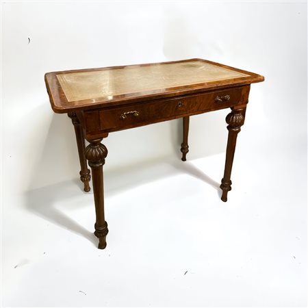  
Piccolo scrittoio Francia, inizio XX secolo
 