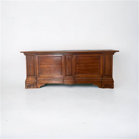  
Cassapanca Centro Italia, Seconda metà XVII Sec.
 63 x 167 x 55 cm