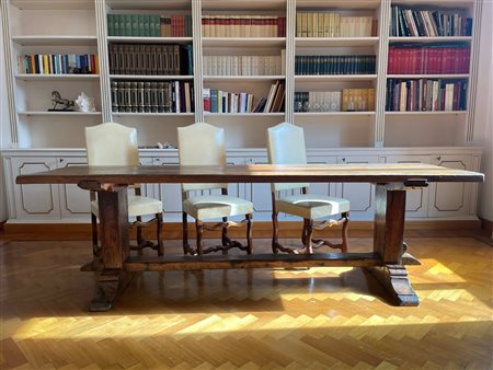  
Tavolo in stile fratino  Manifattura italiana - inizio XX secolo
 cm 260 x 74 x 78