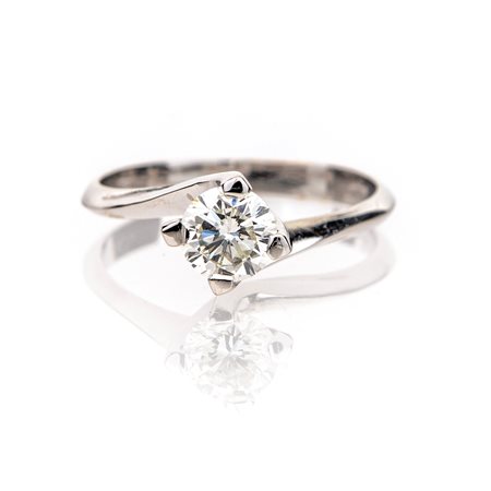 Anello in oro e brillante