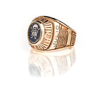 Anello in oro college americano