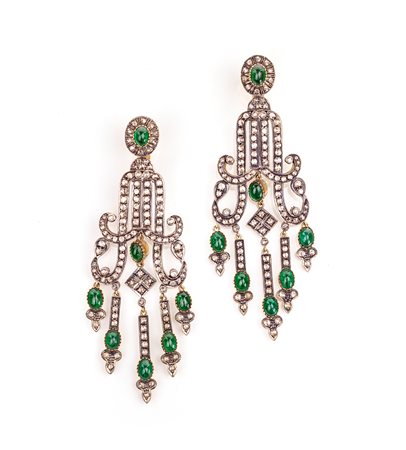 Orecchini in oro, argento, diamanti e smeraldi