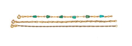 Gruppo tre bracciali in oro e turchese