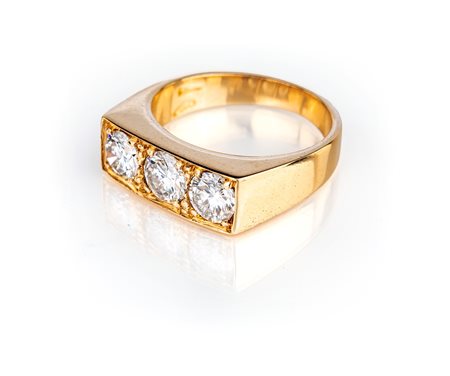 Anello a riviera in oro e brillanti