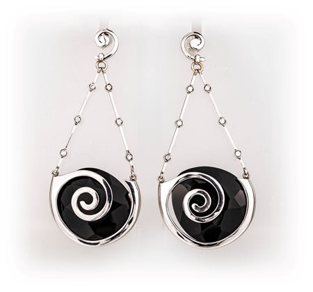 Orecchini in oro, onice e brillanti