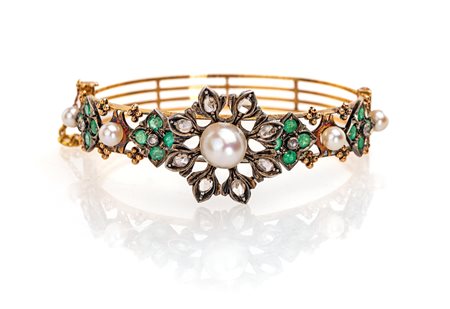 Bracciale in oro e argento, perle, diamanti e smeraldi
