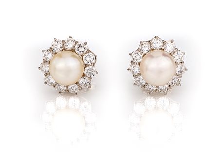 Orecchini in oro perla e brillanti