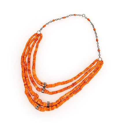 Collana in corallo e argento