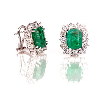 Orecchini in oro smeraldi e brillanti