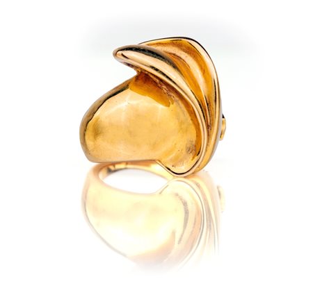 Anello in oro a nodo