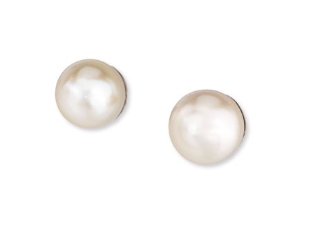 Coppia di orecchini in oro e perle