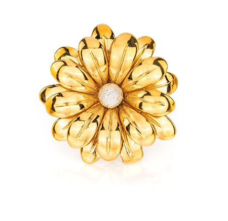 Grande spilla a fiore in oro